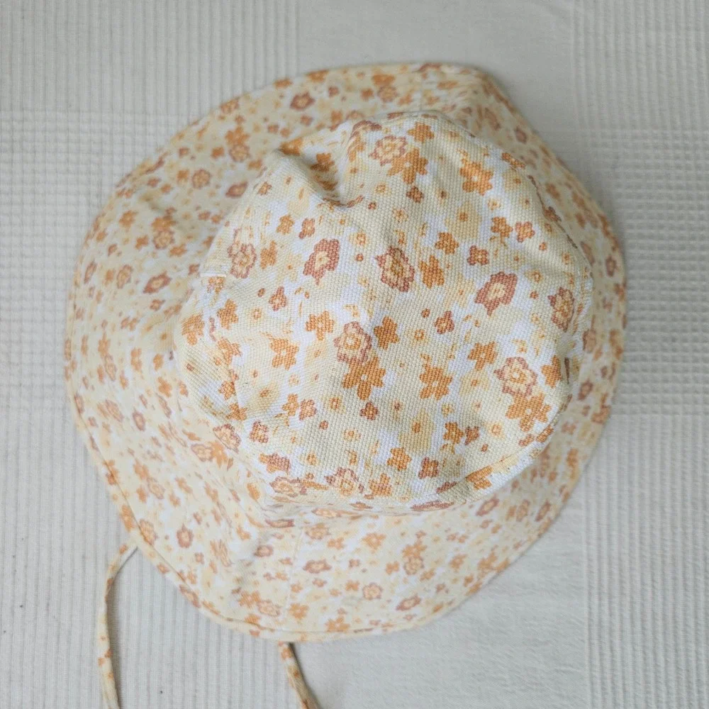 Lack Of Color Holiday Floral Bucket Hat Sz S/M Peach Bloom Canvas‎ Ditsy Print